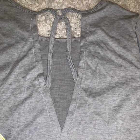 NWT Gray yoga top long sleeves - Picture 4 of 7
